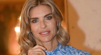 Martina Colombari, dopo l’intervento d’urgenza riceve il regalo più bello: tutti commossi