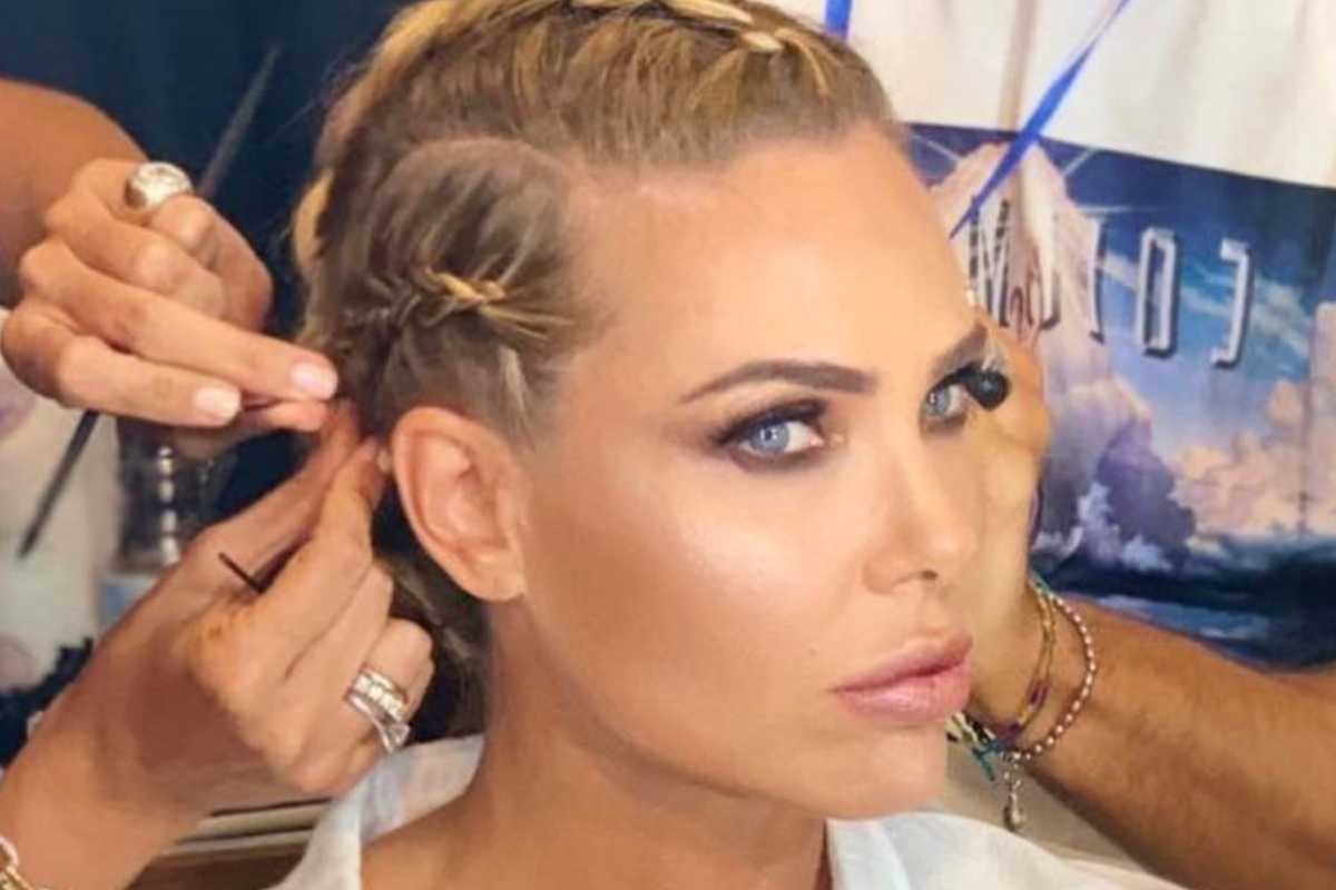 Ilary Blasi reazione dopo addio Isola dei Famosi