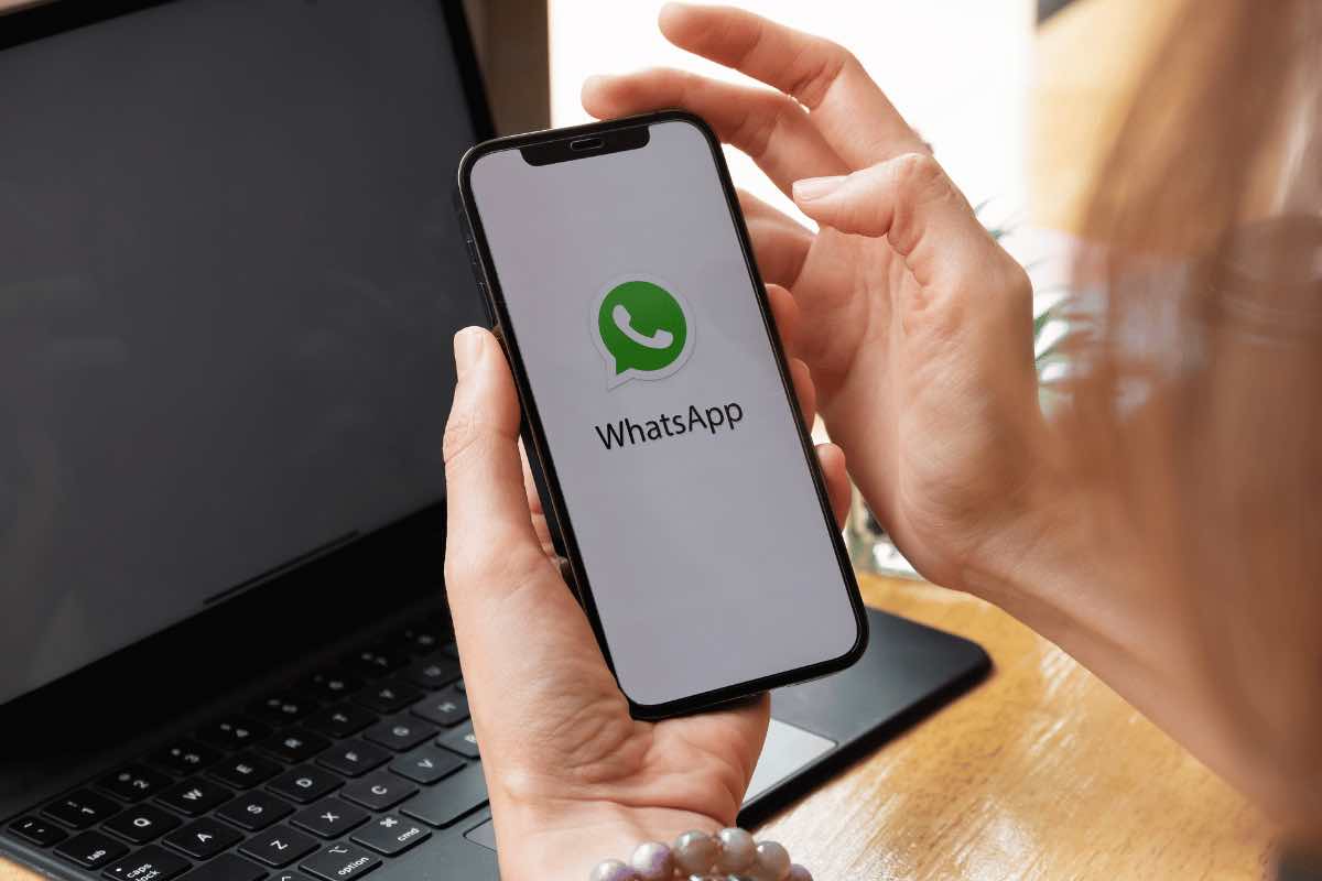 Più privacy per WhatsApp: funzione lucchetto e novità